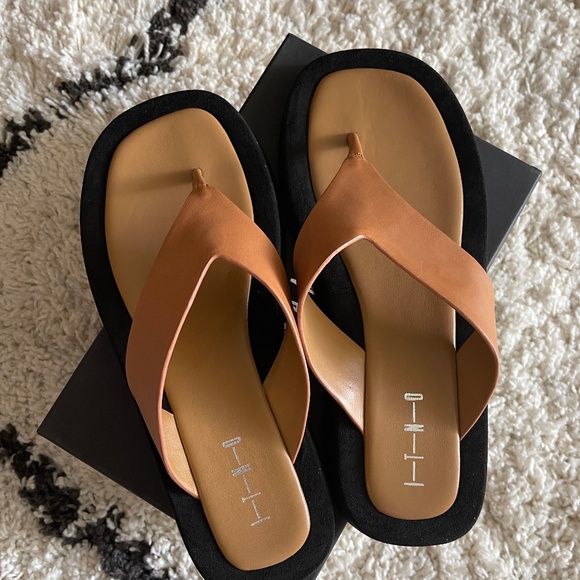 I-T-N-O ( In The Name Of ) Brandy Sandal BNIB - Picture 4 of 4